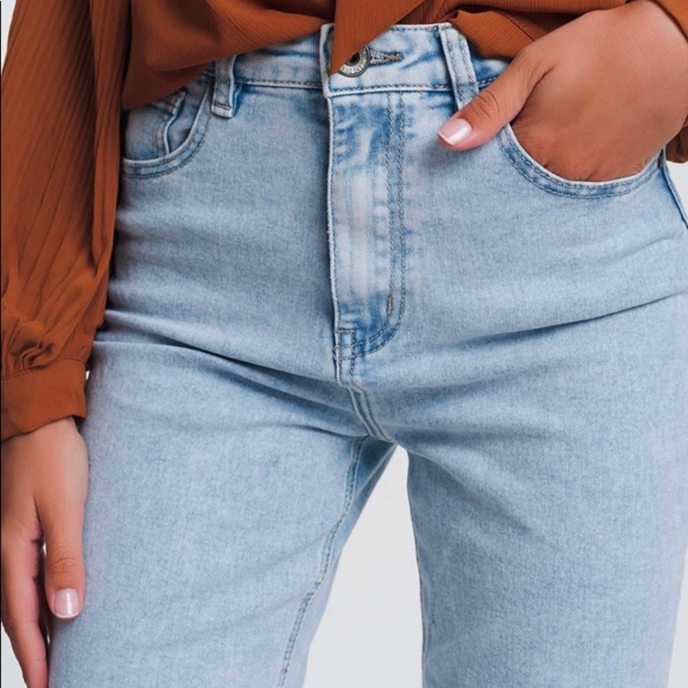 Brand new high waisted mom jeans!!